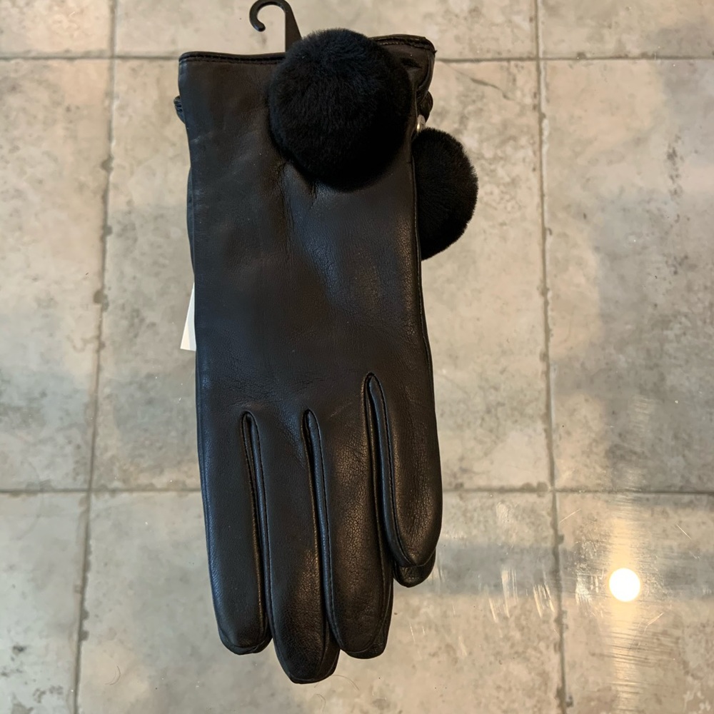 NWT UGG leather gloves